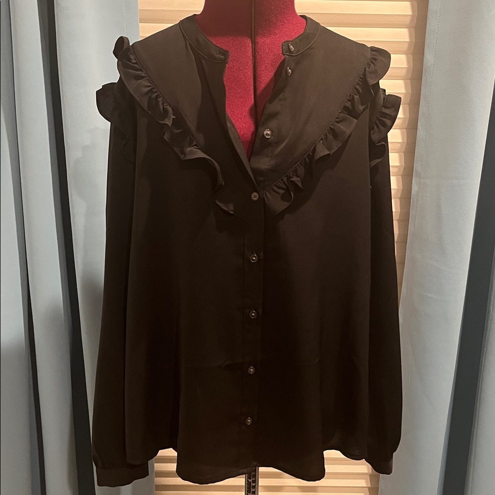Levi’s Ruffled Button Front Blouse Size M - Picture 2 of 8